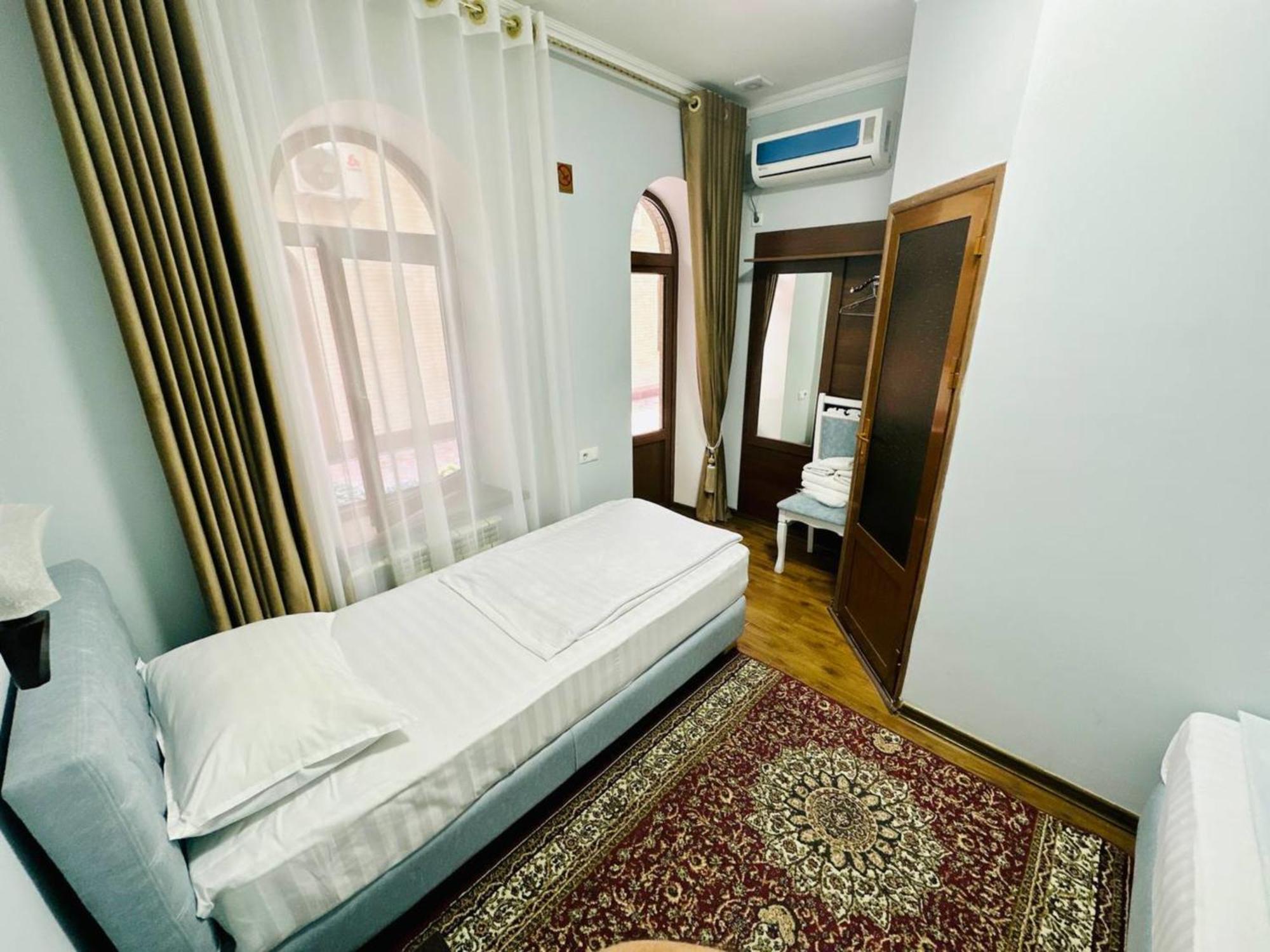 Samarkand Travel Hotel Exterior photo